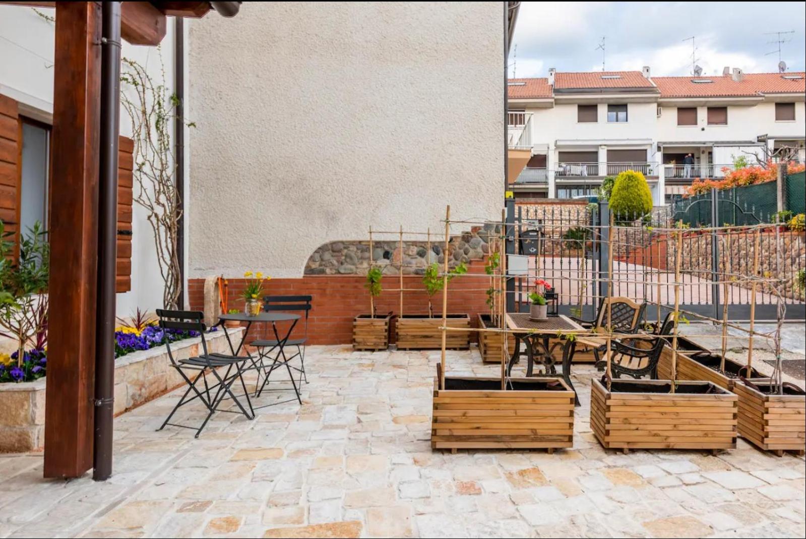 Casa Nostra - Garda Rooms Cavalcaselle Exterior photo